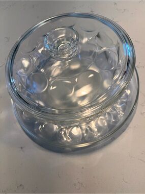 Vintage PYREX Sculptured Teardrop Ovenware Covered Casserole w/ 11″ Tray